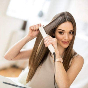 Remington PROluxe hair straightener S9100, with OPTIheat technology