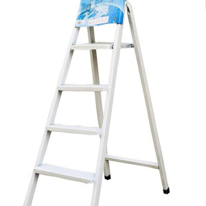 4 Steps Steel Ladder
